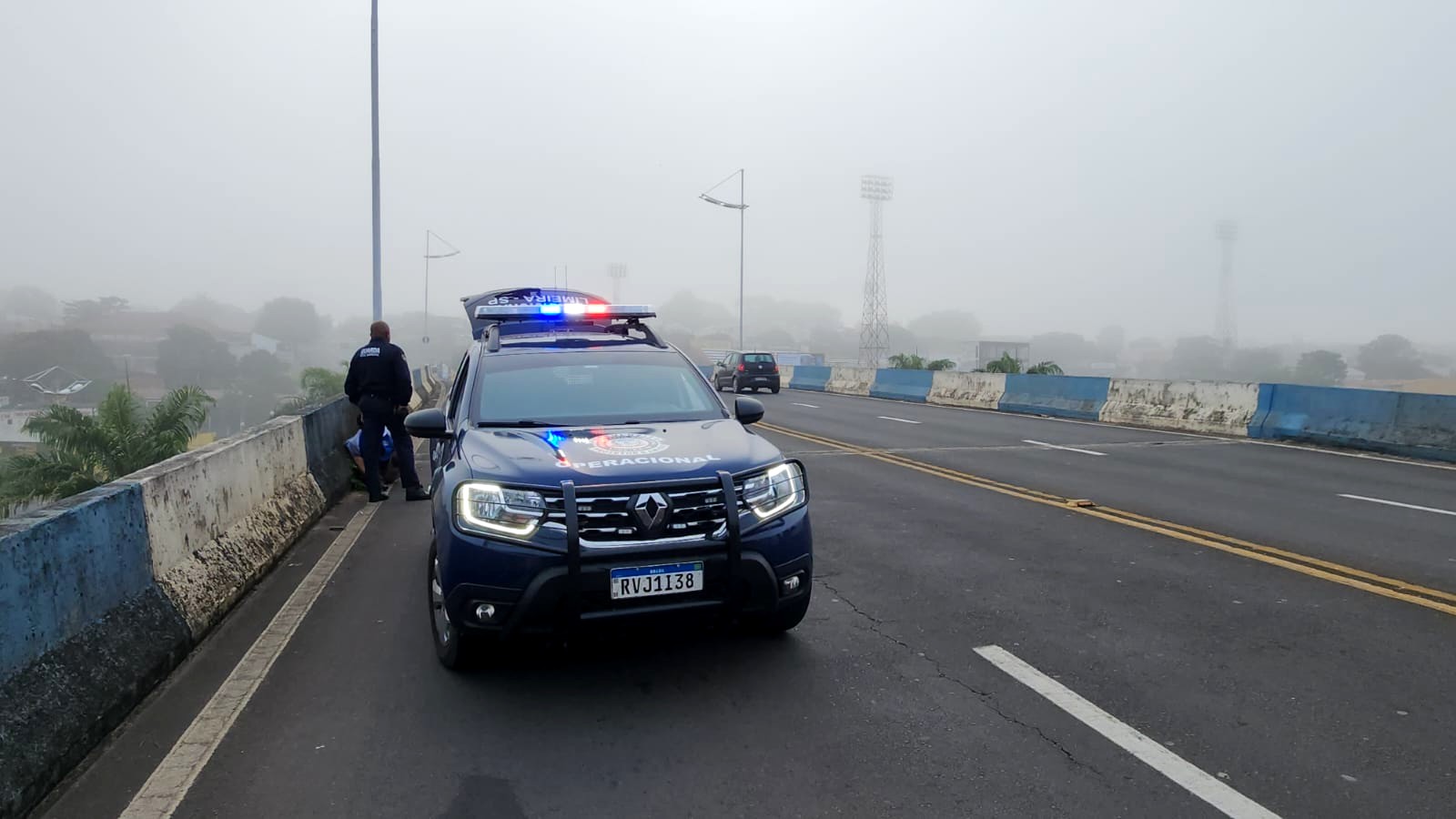 GCM flagra furto de energia em viaduto de Limeira 1