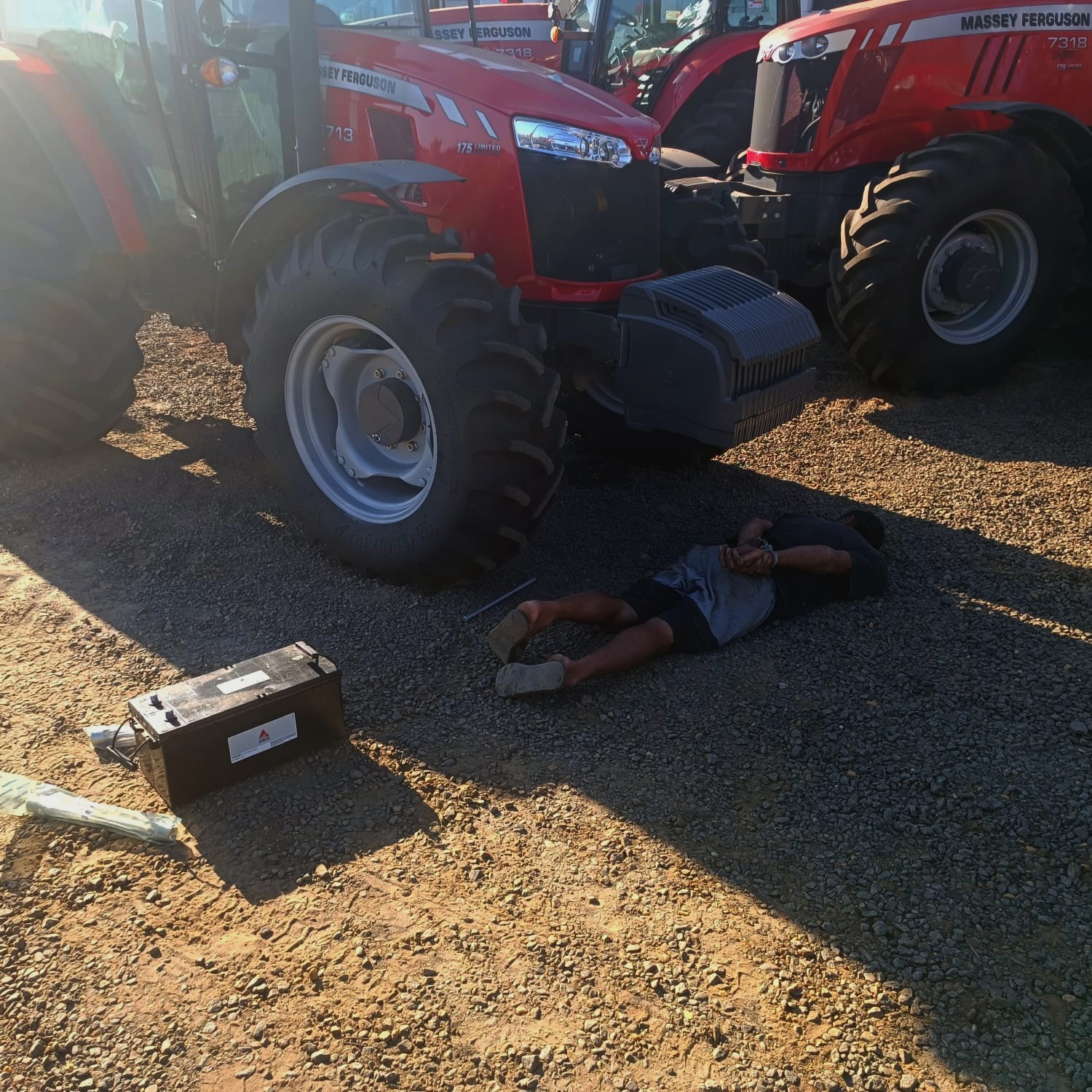 Ladrão é preso em flagrante furtando empresa de equipamentos agrícolas