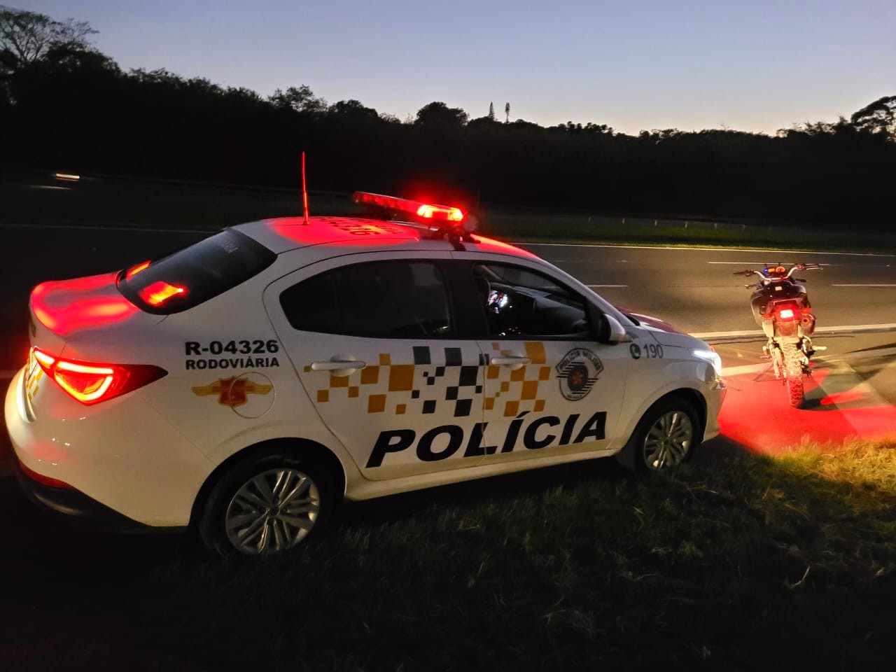 Homem é flagrado em moto roubada na Rodovia dos Bandeirantes