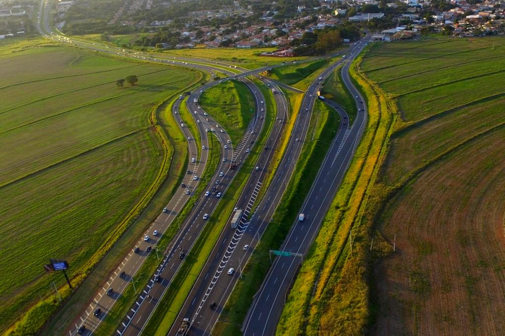 Rodovias concedidas receberão mais de 2,5 mi de veículos em feriado prolongado em SP