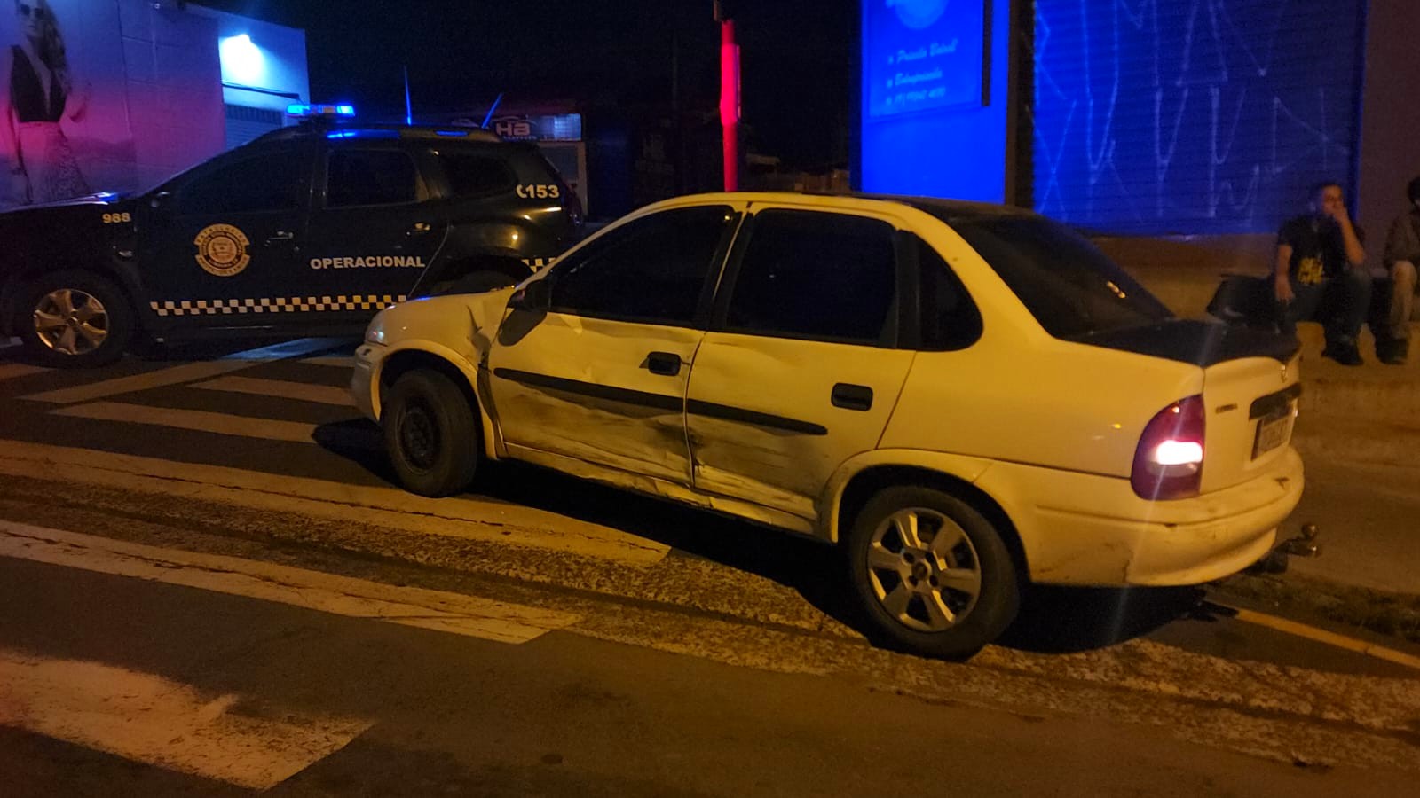 Dupla rouba carro e atira contra viatura da GCM em Limeira 2