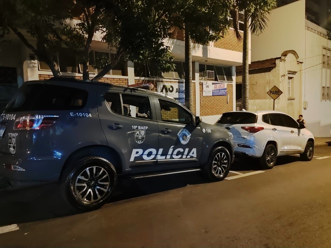 Jovem é flagrada em carro com placas adulteradas em Piracicaba