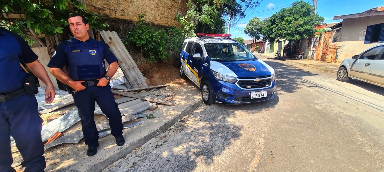 Homem é detido após incendiar barraco e matar filhote de cachorro carbonizado