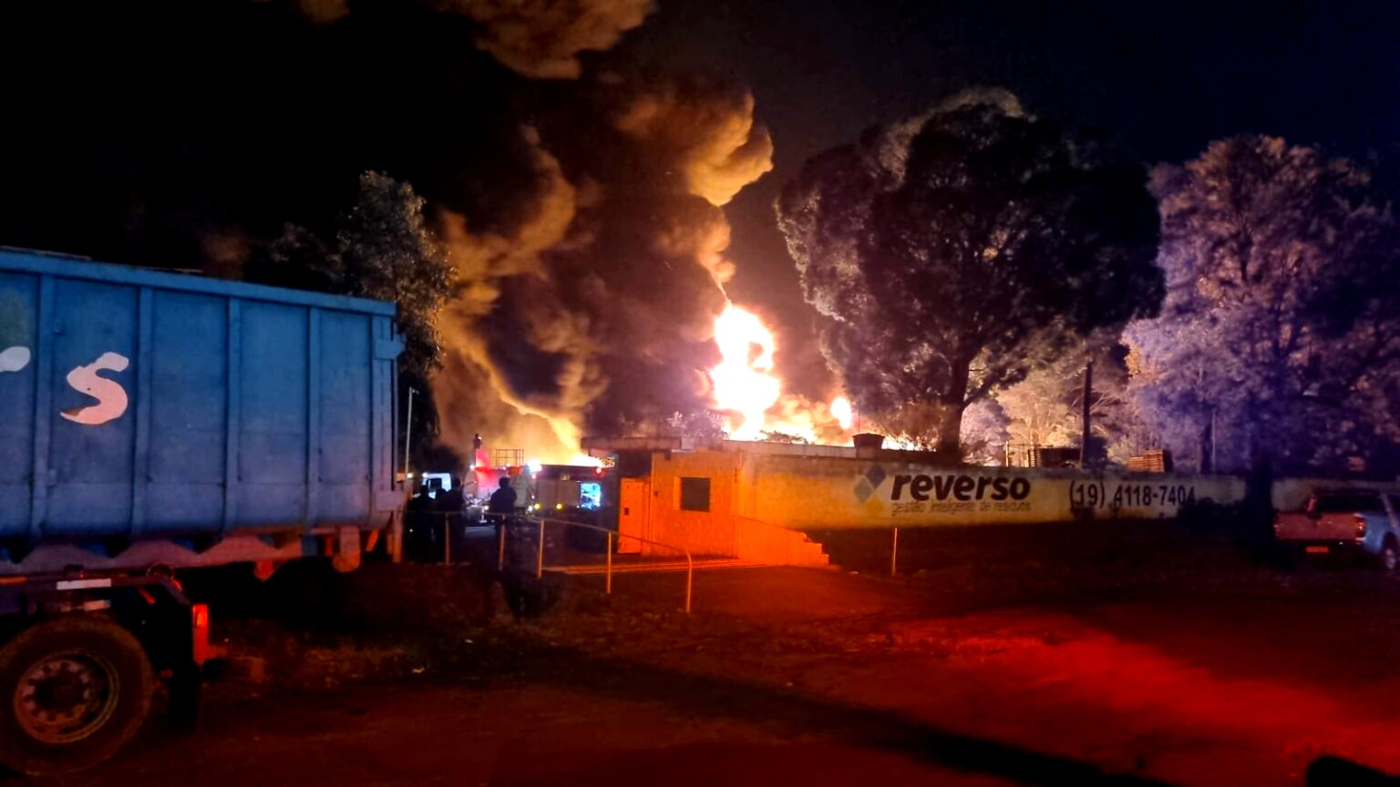 Incêndio atinge depósito de recicláveis em empresa de Artur Nogueira