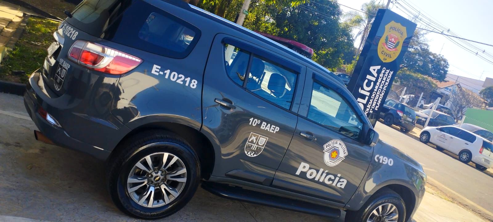 Procurado por porte ilegal de arma e roubo é preso no Jardim Firenze