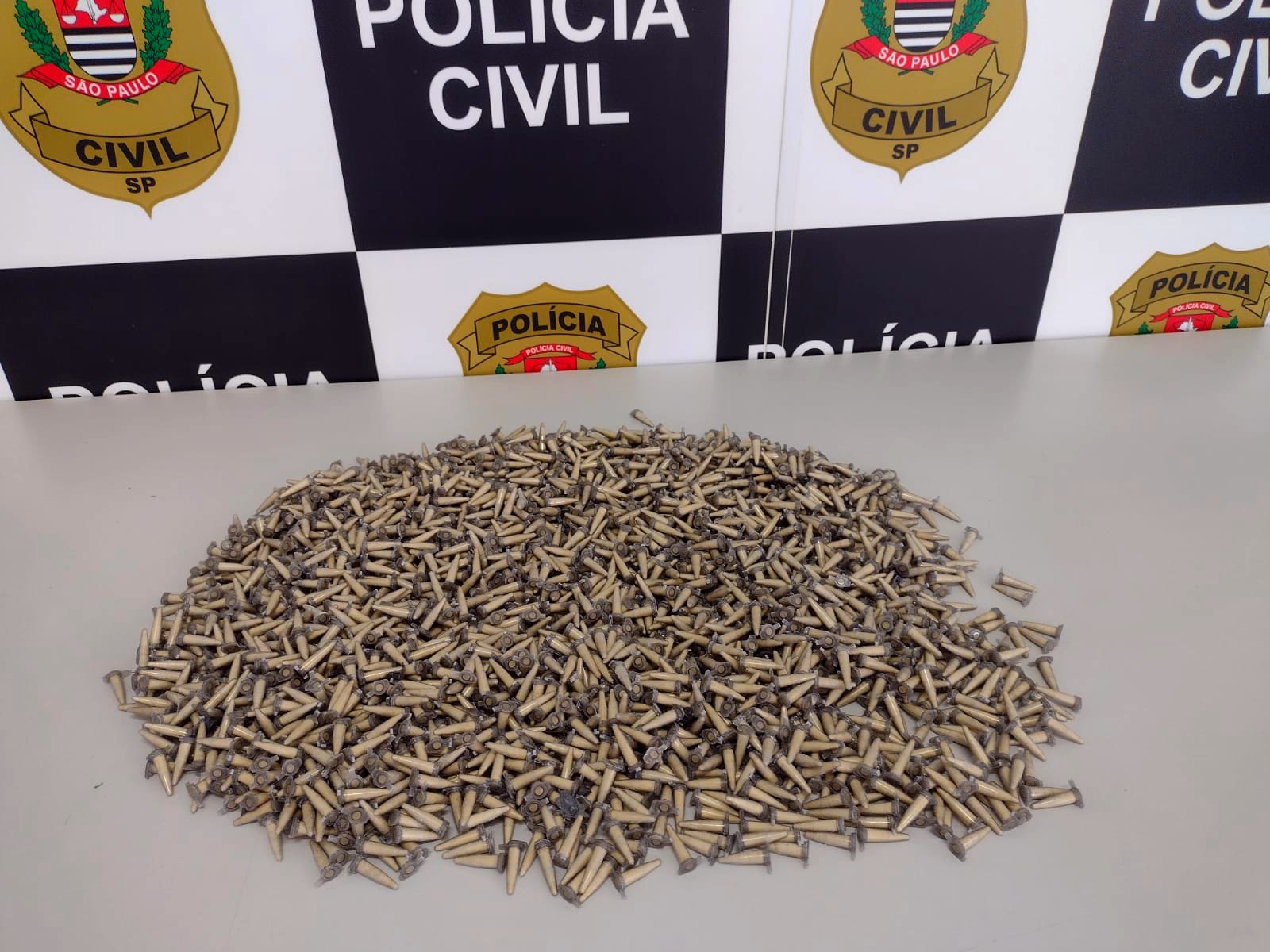 Polícia Civil prende casal em depósito de drogas em Limeira